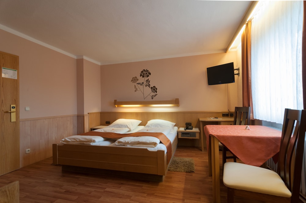 Rothenburger Hof Hotel 13/33