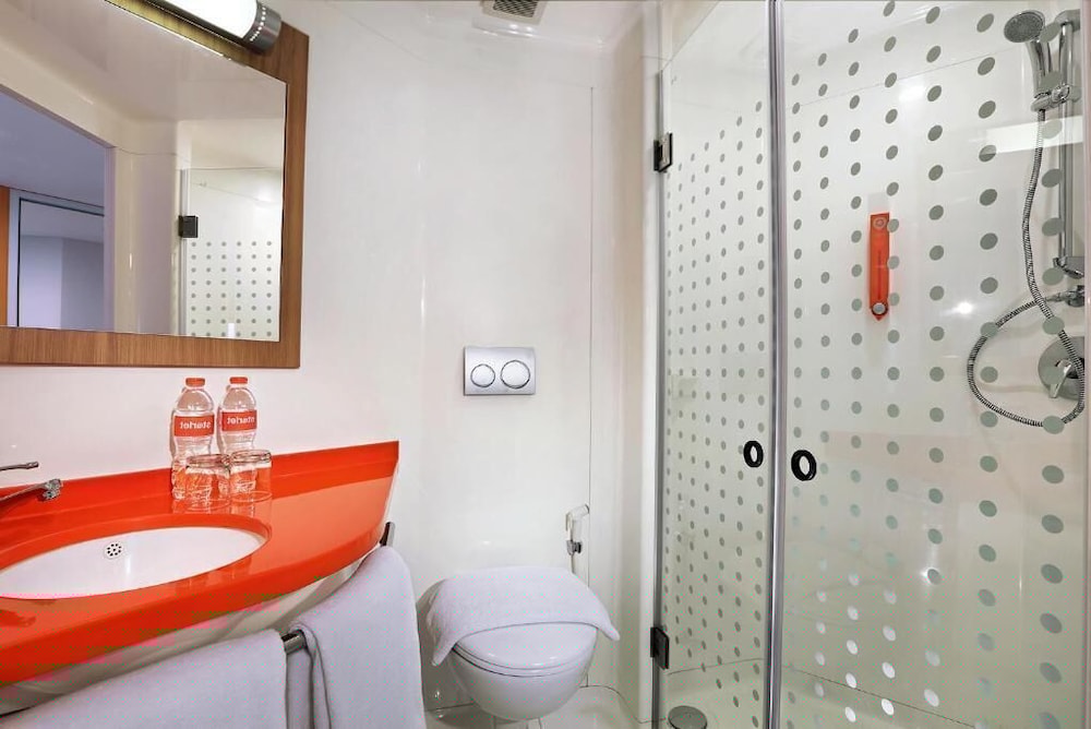 Room at Starlet Hotel Serpong, South Tangerang