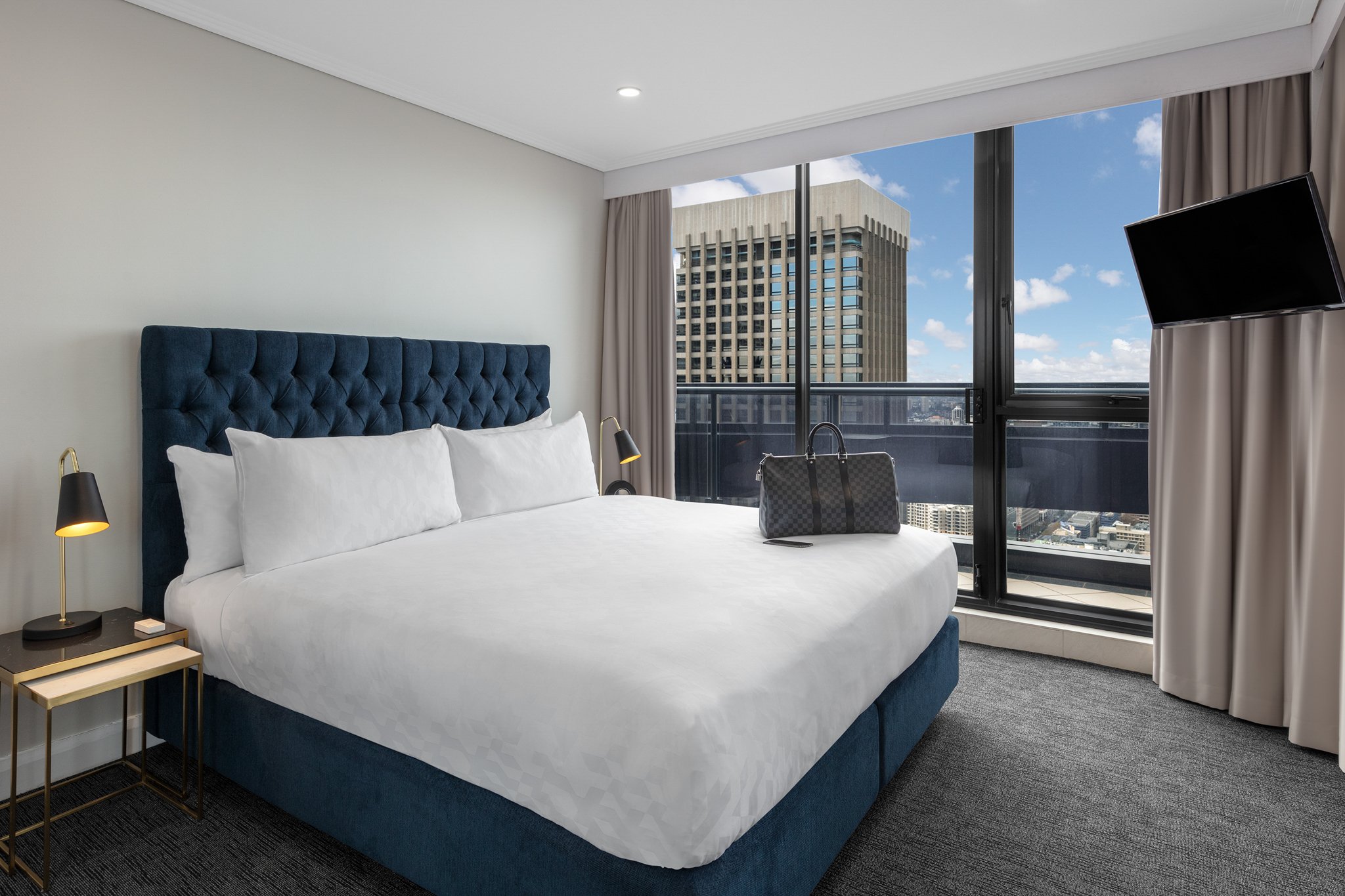 Meriton Suites Pitt Street 23/65