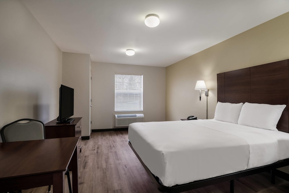 RENOVATED, QUEEN BED