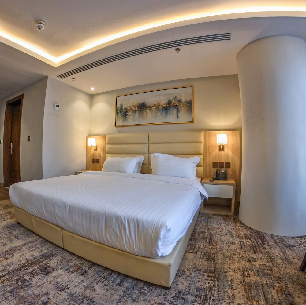 PANORAMIC, SUITE, CITY VIEW