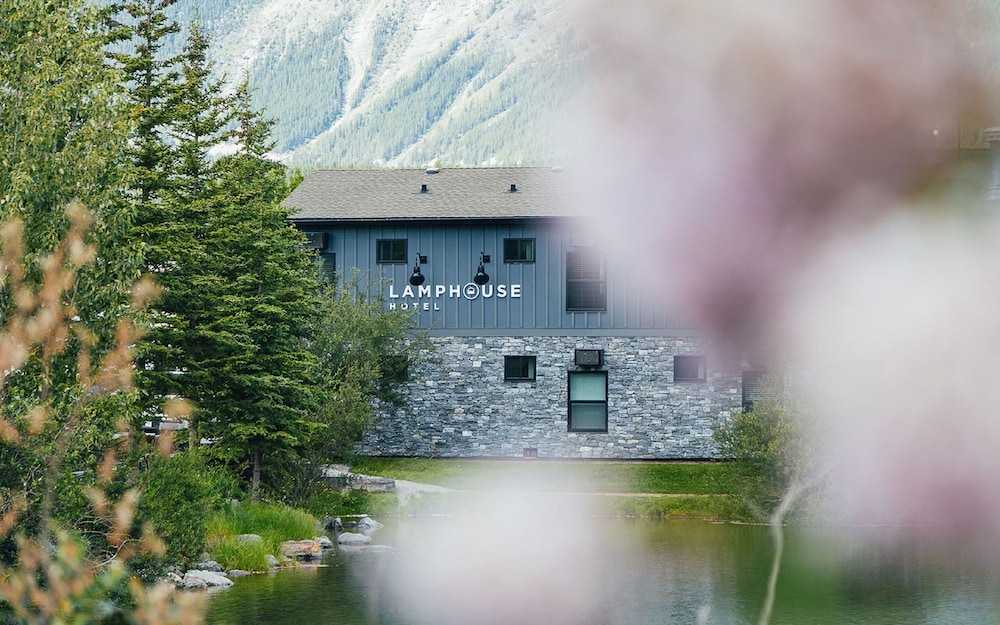 Lamphouse Hotel 42/49