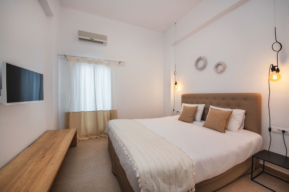 Hotel Eucalyptus 6/47