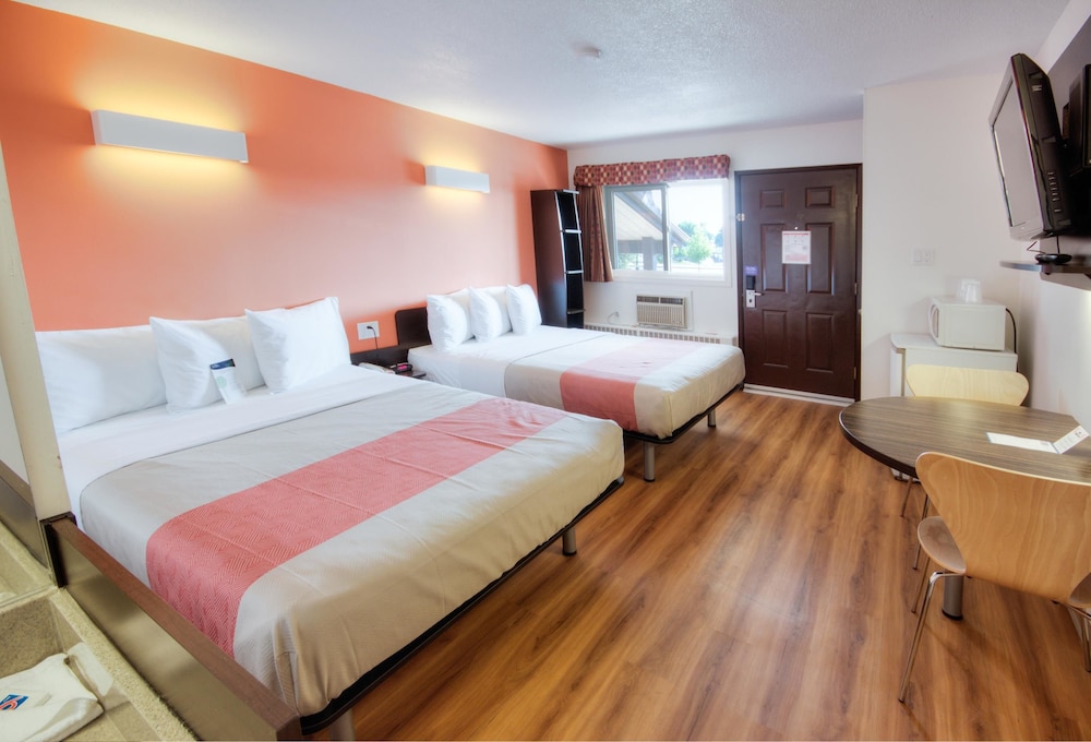 Motel6 Lethbridge Ab 32/62