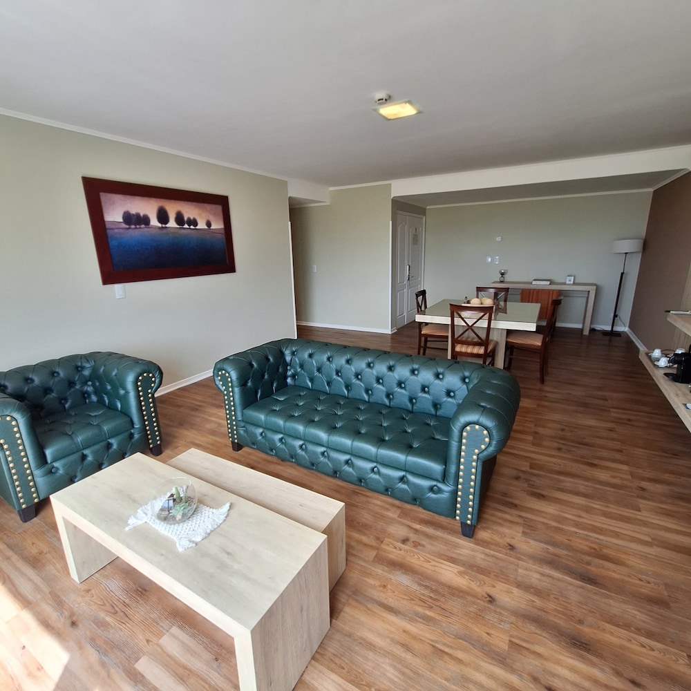 Xelena Hotel and Suites 28/49