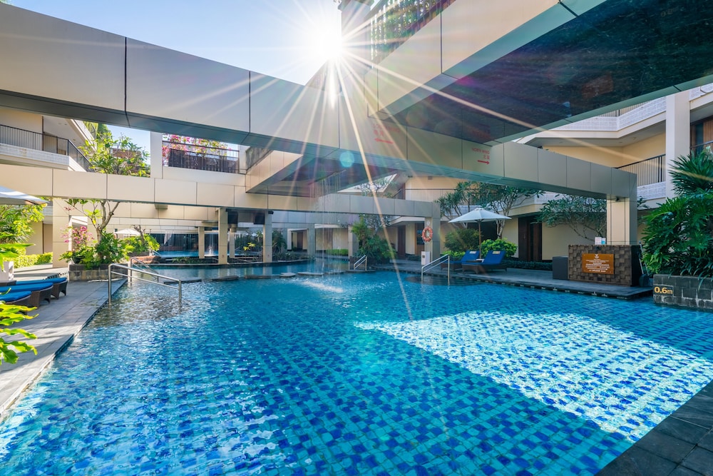 Vouk Hotel And Suites