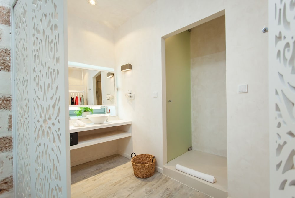 Chania Inn 39/46