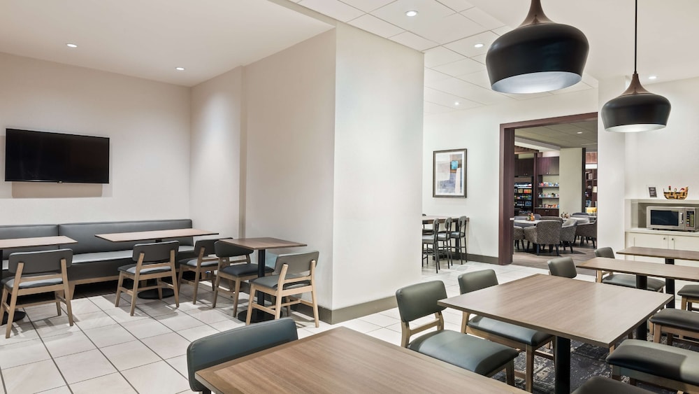 Hyatt Place Austin/Round Rock 28/35