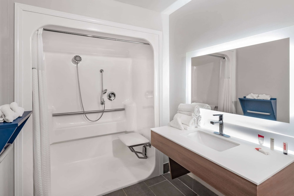 Microtel Inn & Suites by Wyndham Athens 17/45