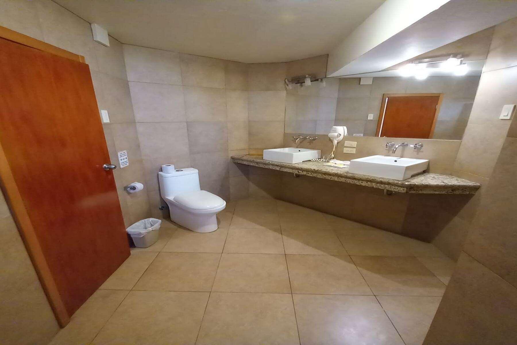 Howard Johnson by Wyndham Montanita 38/46