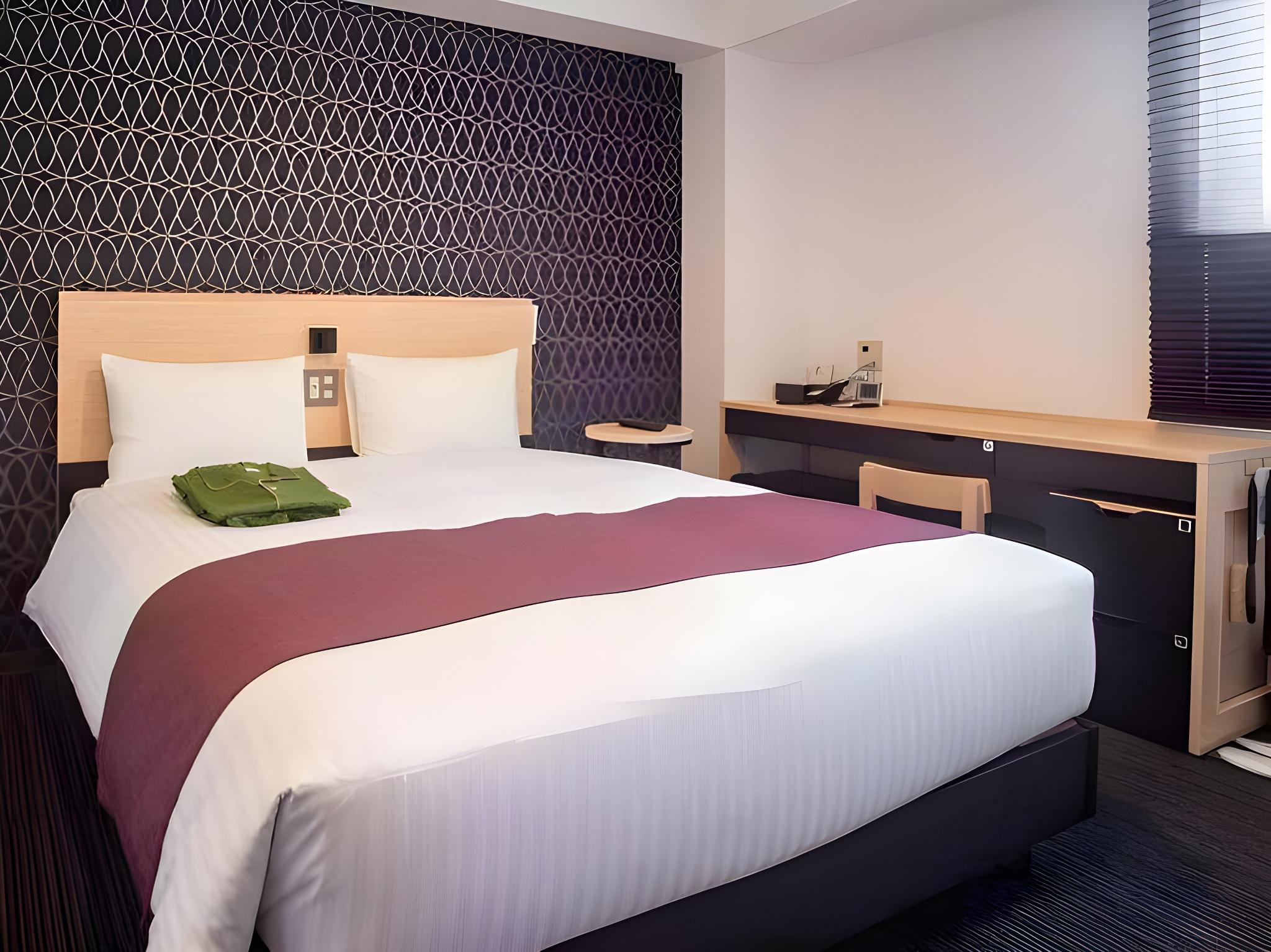 Room, Double Bed, Electronic Cigarette Only
