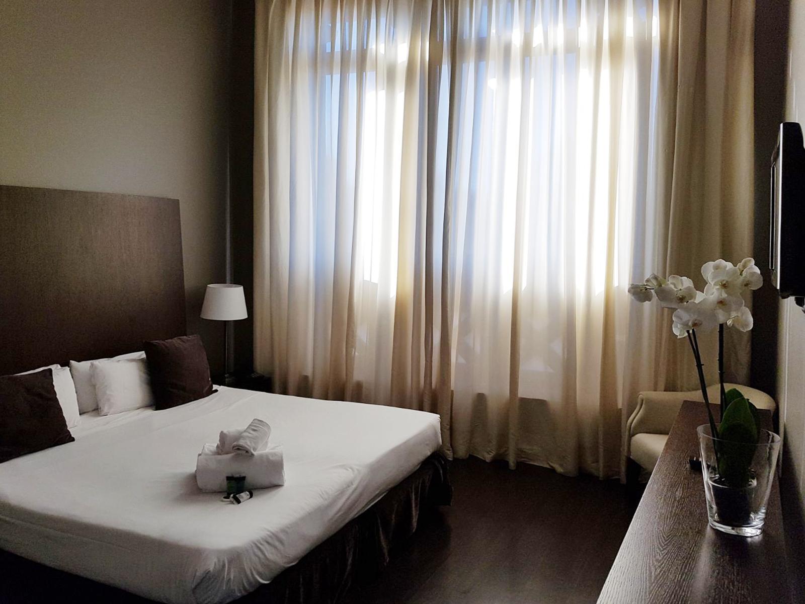 Standard, Double or Twin Bed