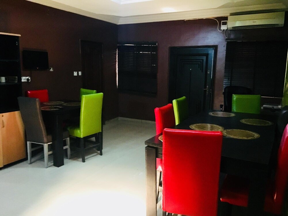 De Maria Inn 24/30