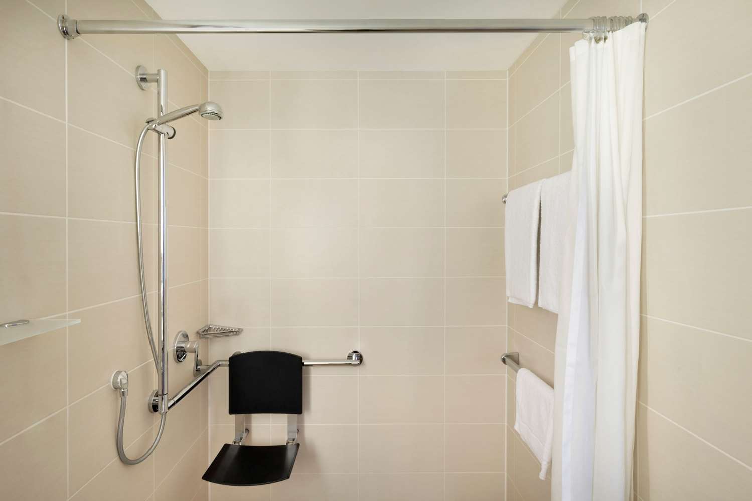 Ramada by Wyndham Nuernberg Parkhotel 36/36