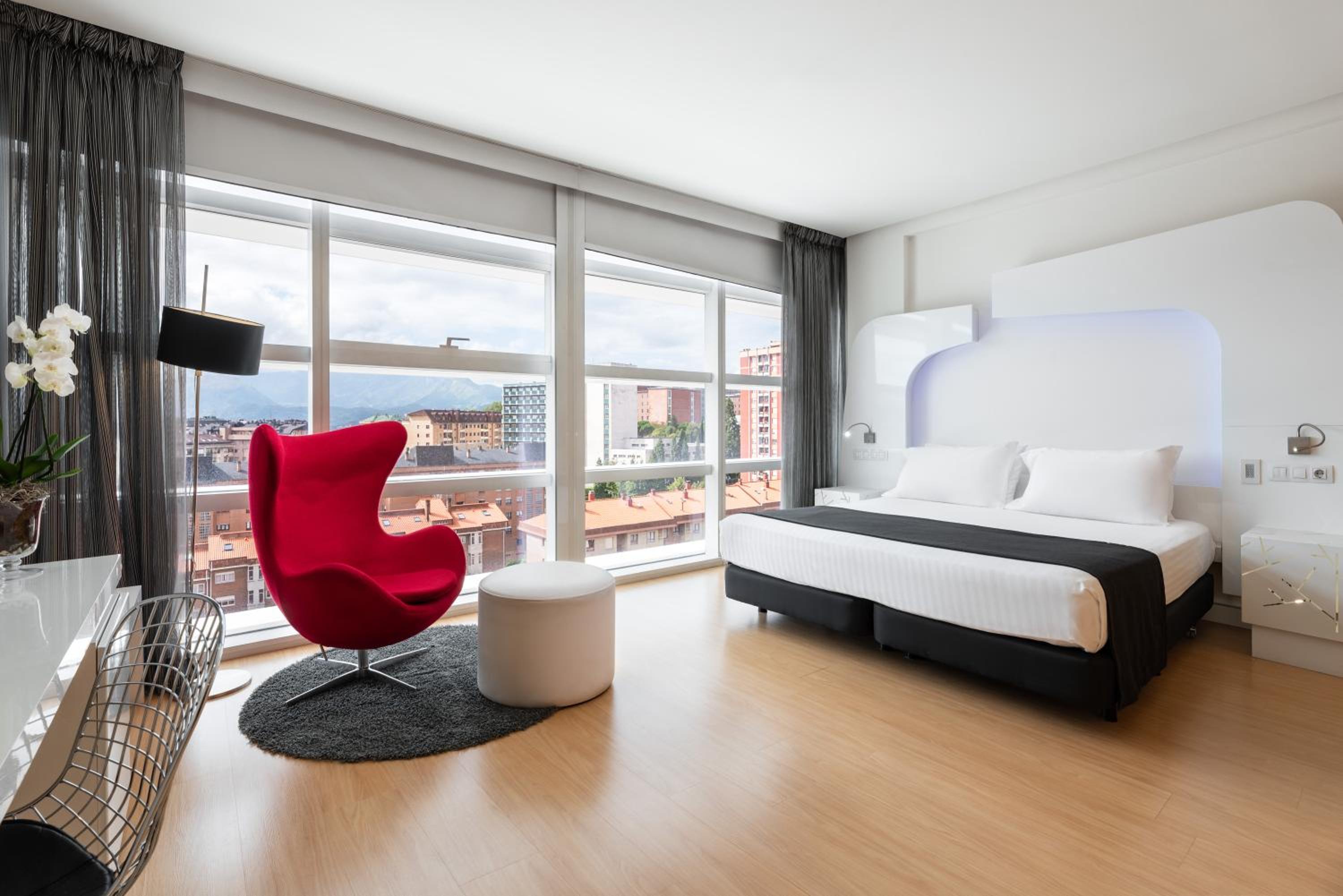 Superior, Queen Bed