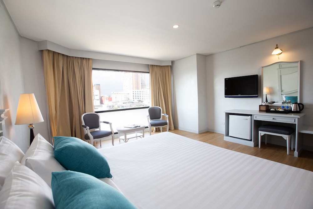 C H Hotel 14/49