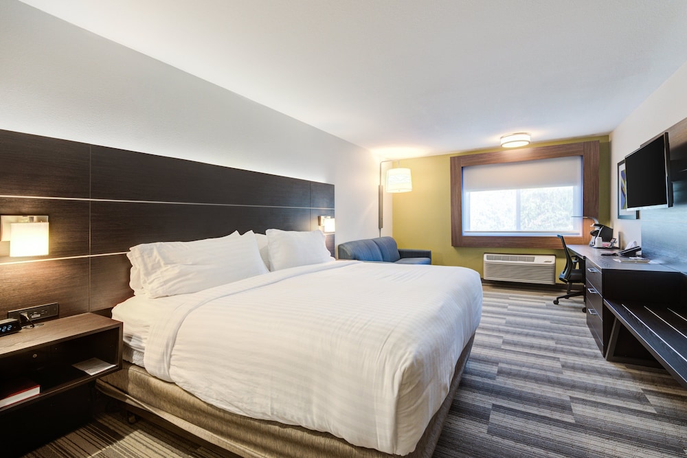 HOLIDAY INN EXPRESS NEWBERG - WINE COUNTRY 16/60