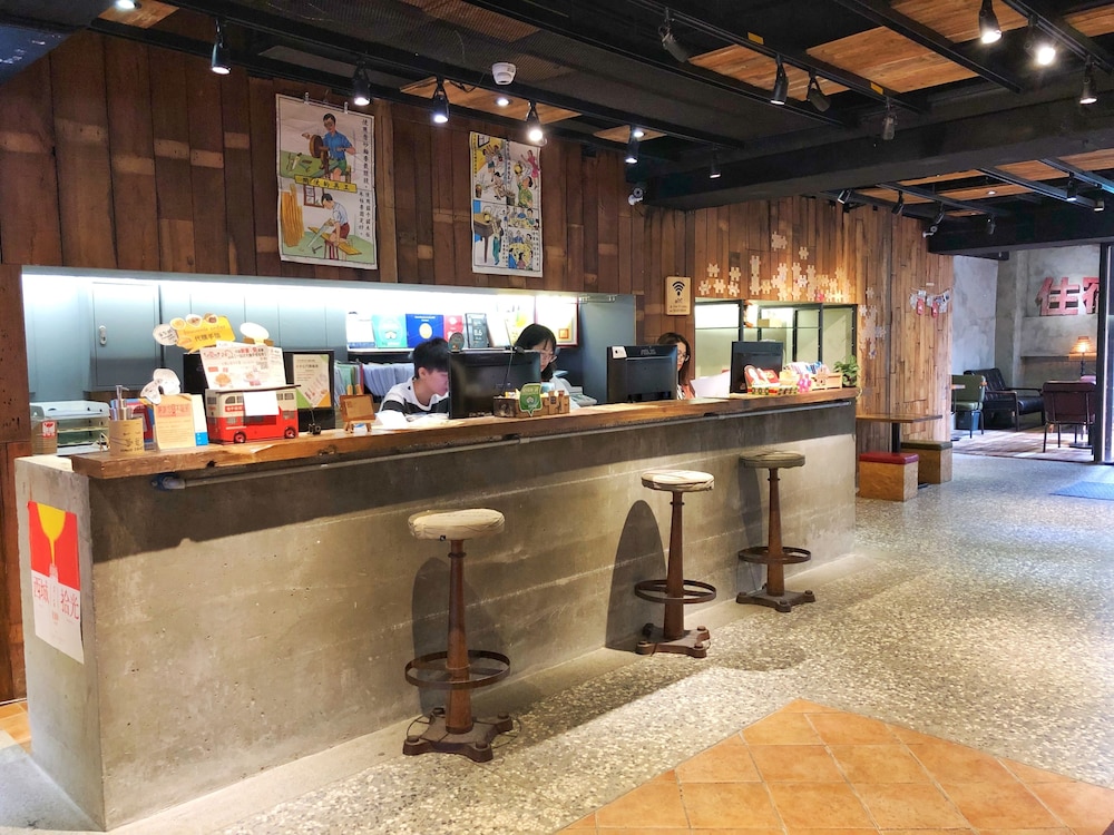 Cho Hotel 7/49