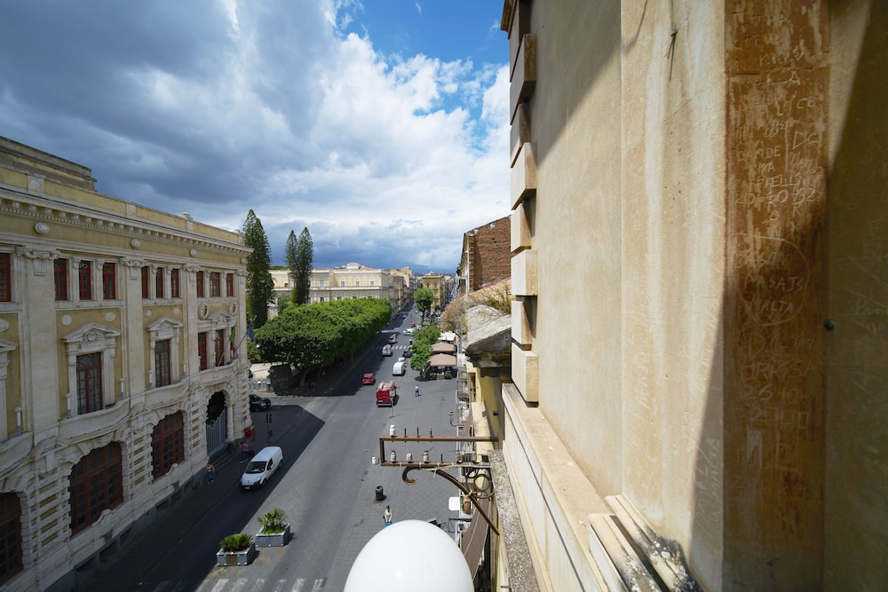 Santuzza Hotel Catania 47/50