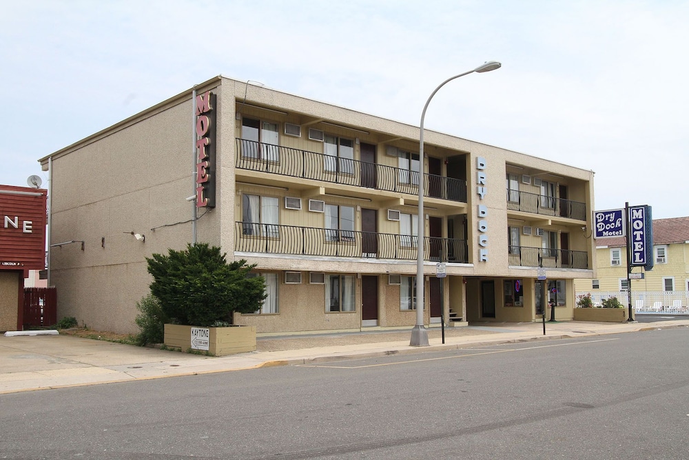 Dry Dock Motel 8/44