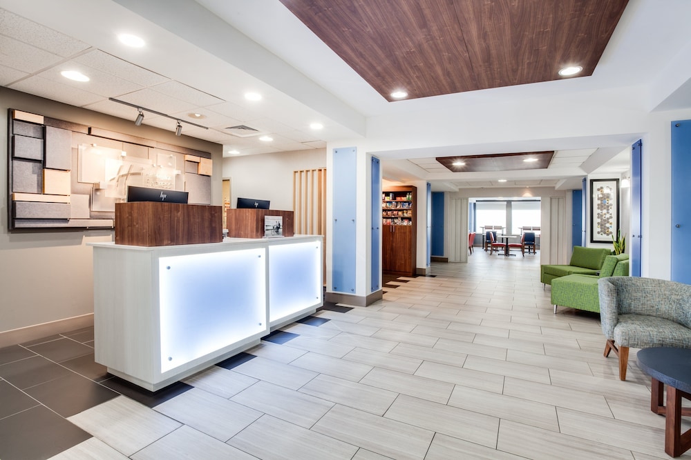 Holiday Inn Express Hotel Suites Clewiston 10/46