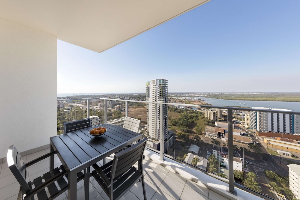 Oaks Darwin Elan Hotel 5/50