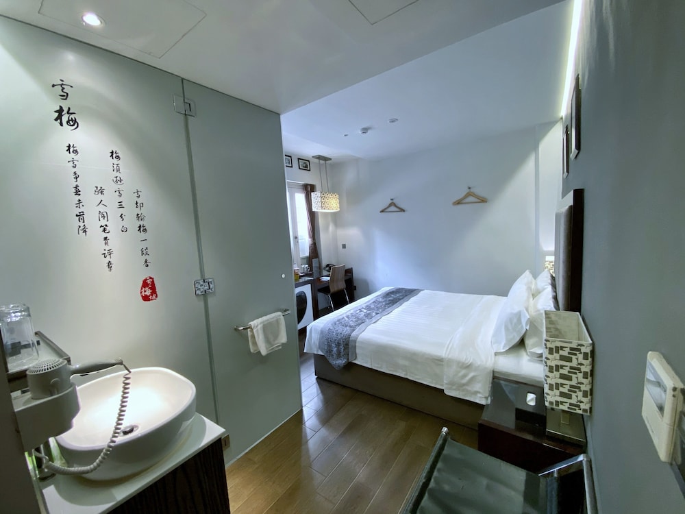 Bliss Hotel Singapore 52/75