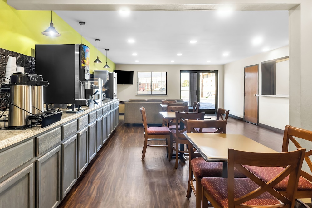Travel Inn & Suites 34/50