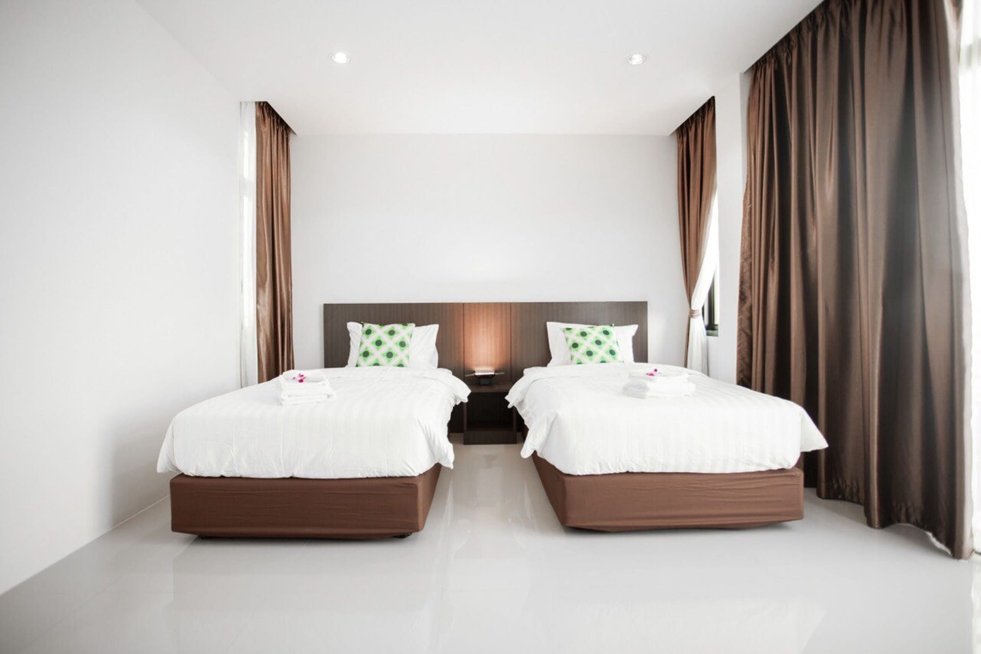 STANDARD, TWIN BEDS