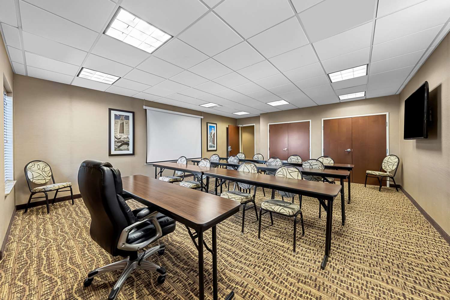 Comfort Inn & Suites West - Medical Center 6/8