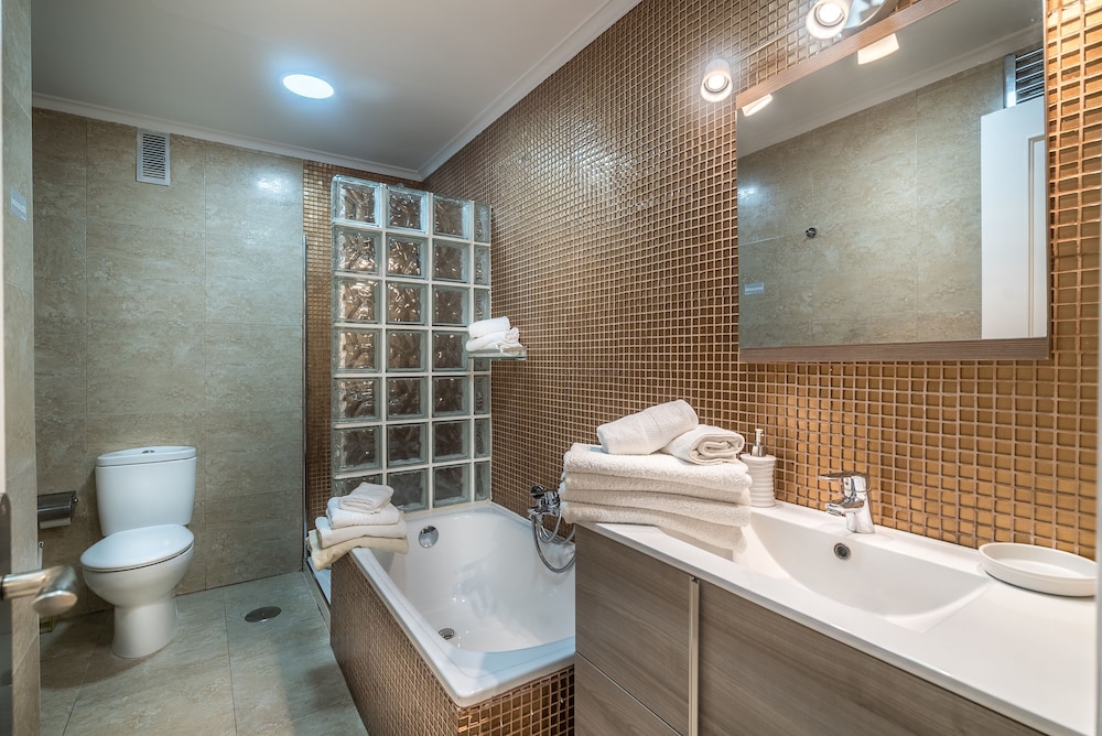APARTAMENTOS LAS BRISAS 48/49