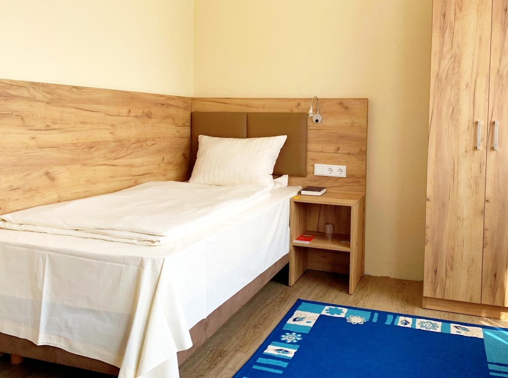 Turm Hotel Hanau 6/23