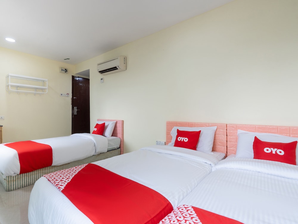 OYO 89717 Budget Star Hotel 13/32