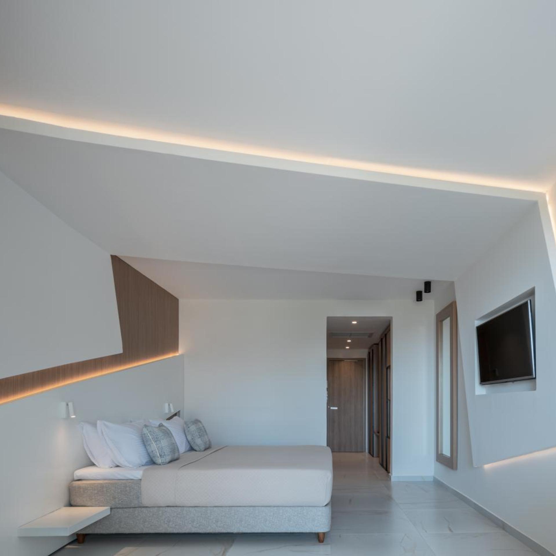 غرفة بسرير كينج بإطلالة على البحر، Kassandra Bay Resort, Suites and Spa 3/8