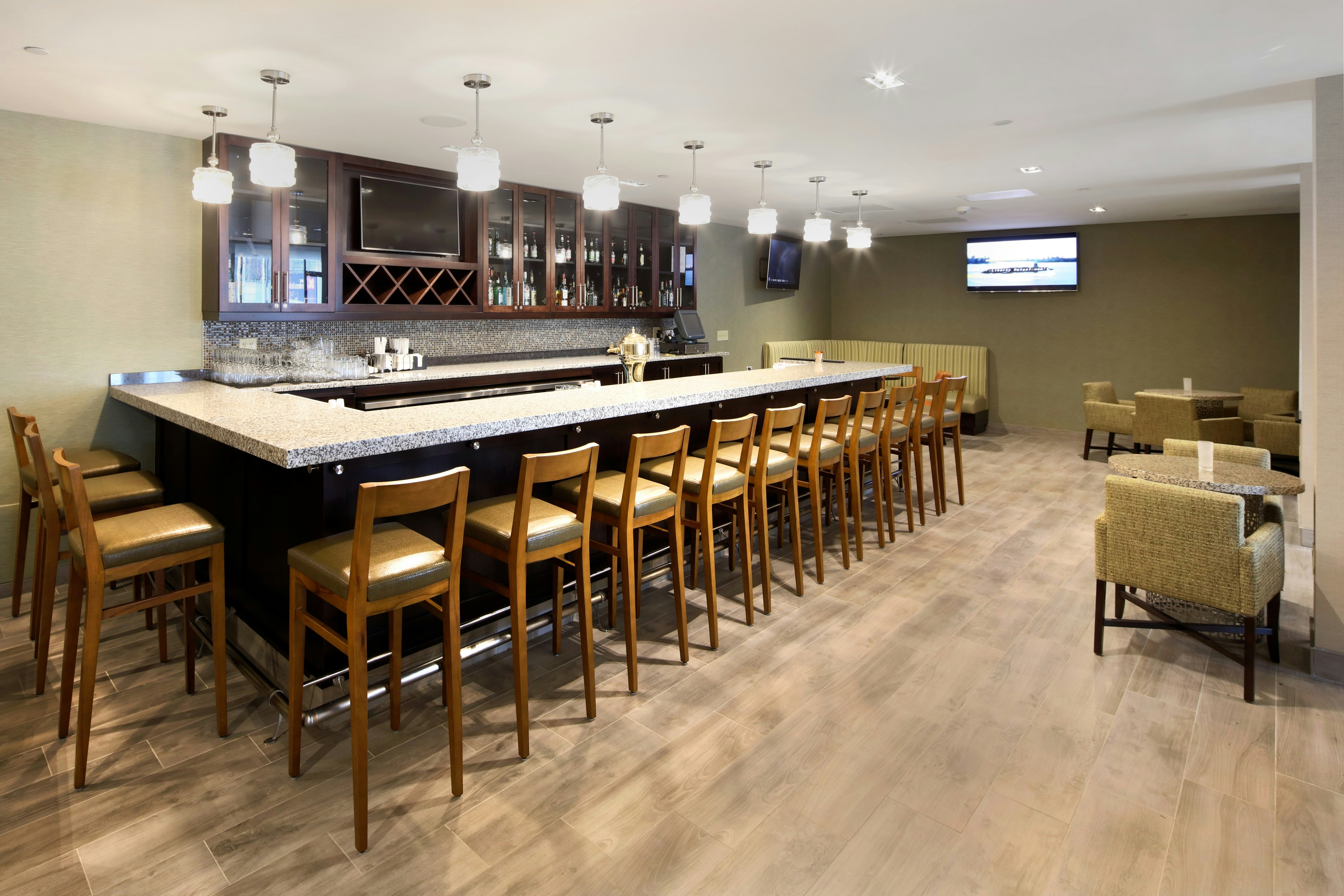 Hilton Garden Inn Reagan National Airport 43/72