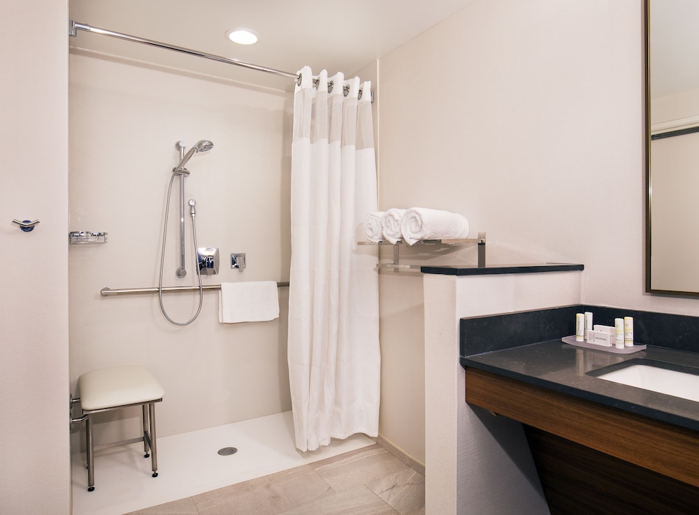 Fairfield Inn Suites Boston Walpole 11/35