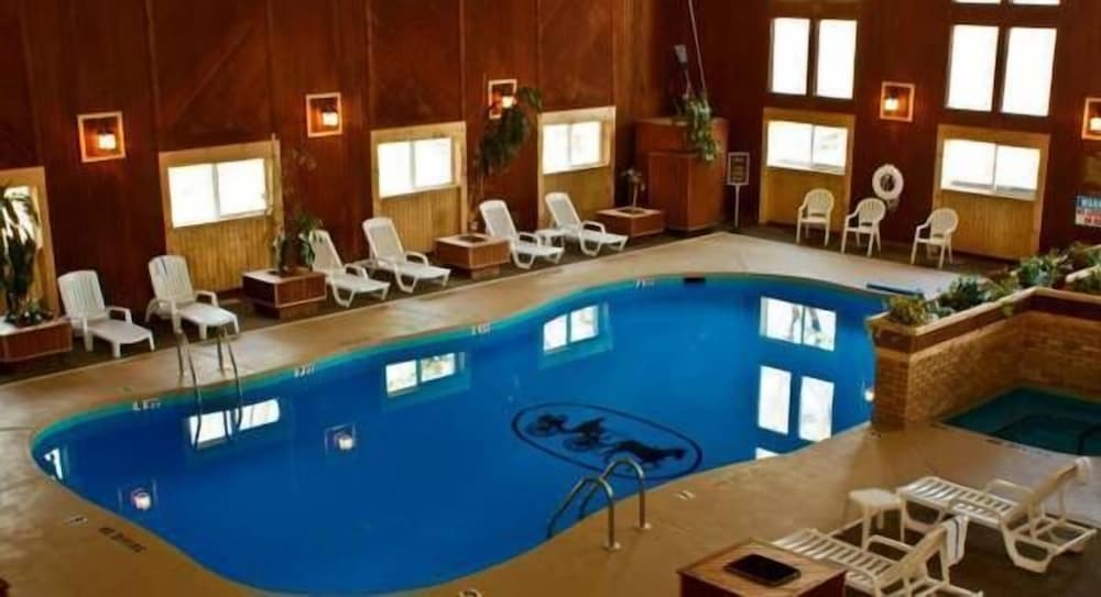 Carriage House Country Club 18/50