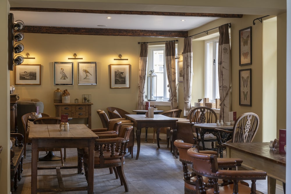 Falcon Manor Hotel 39/49