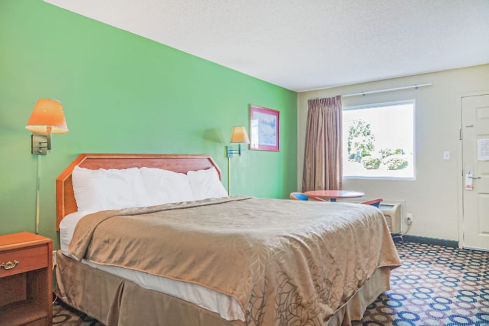 Economy Inn by OYO Ashburn I-75 25/54