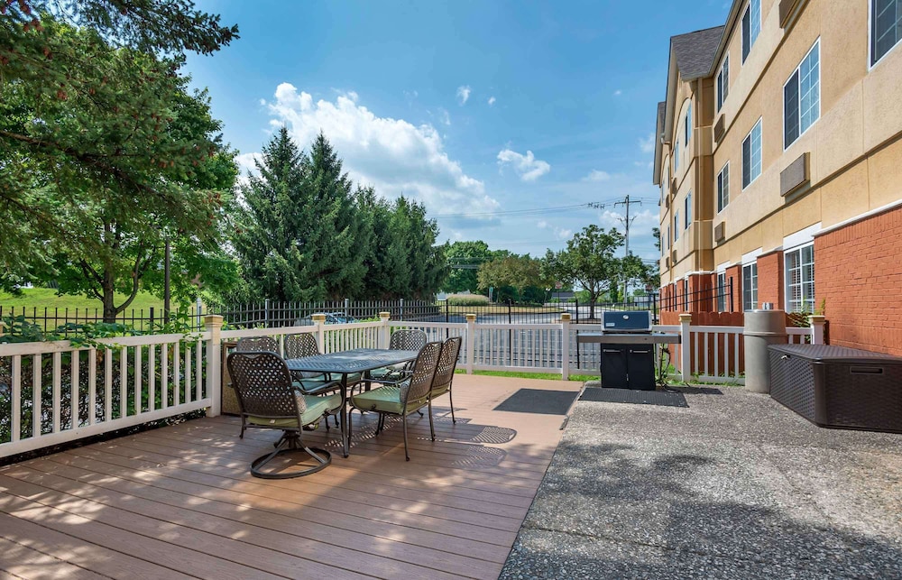 Studio 6 Corporate Extended Stay Philadelphia Malvern Swedesford Rd. PA 52/56