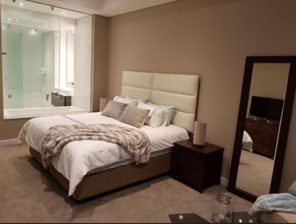 Sandton Skye Unit 702 23/50