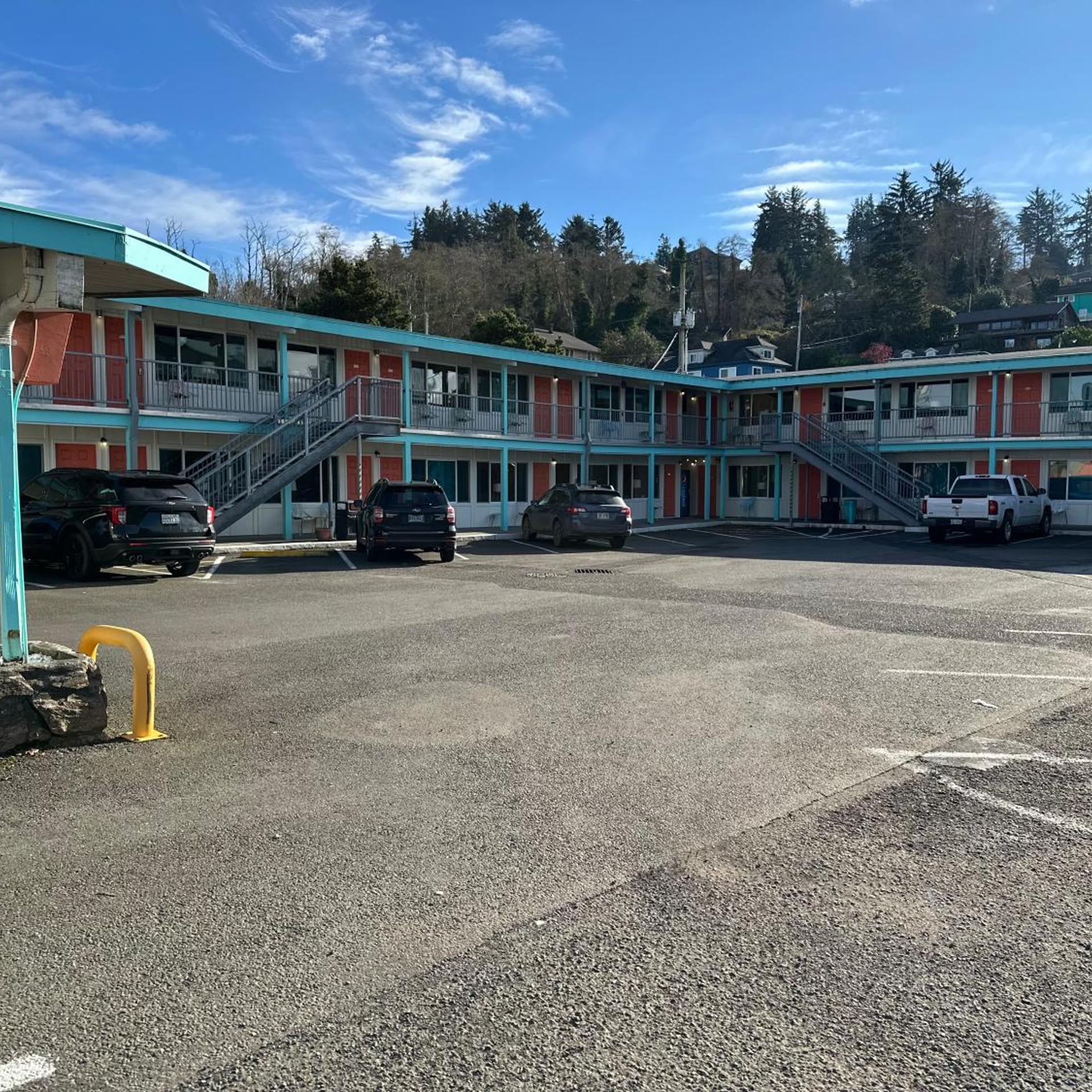 Atomic Motel 23/33