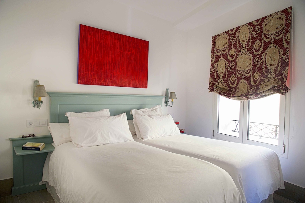 2 BEDROOMS, GRAND, DELUXE, APARTMENT, TERRACE