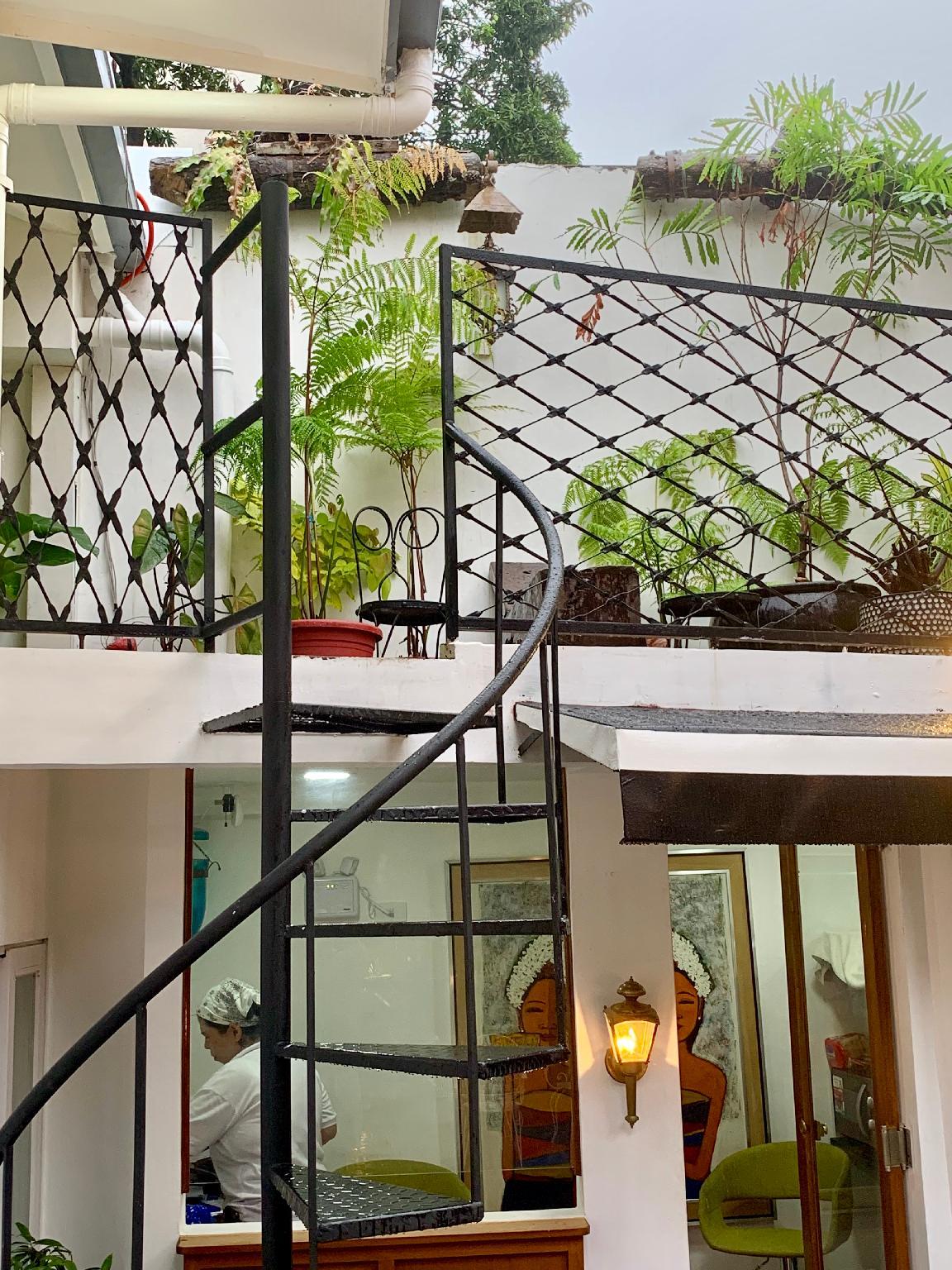 Courtyard Hotel 5/40