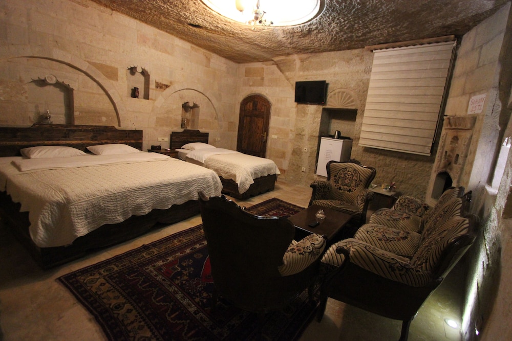 Family Cave Suites Hotel 7/50