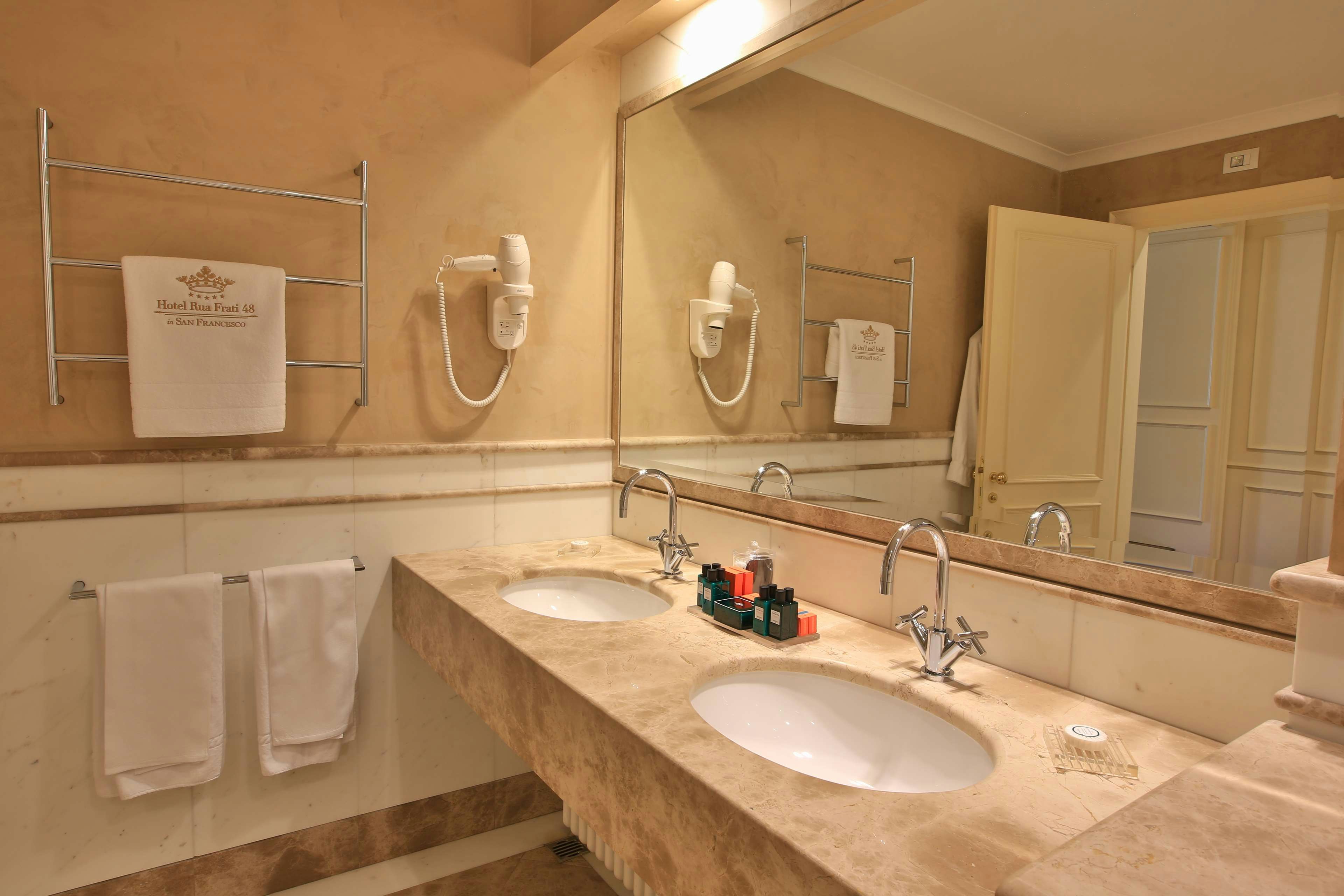 Hotel Rua Frati 48 in San Francesco 48/50