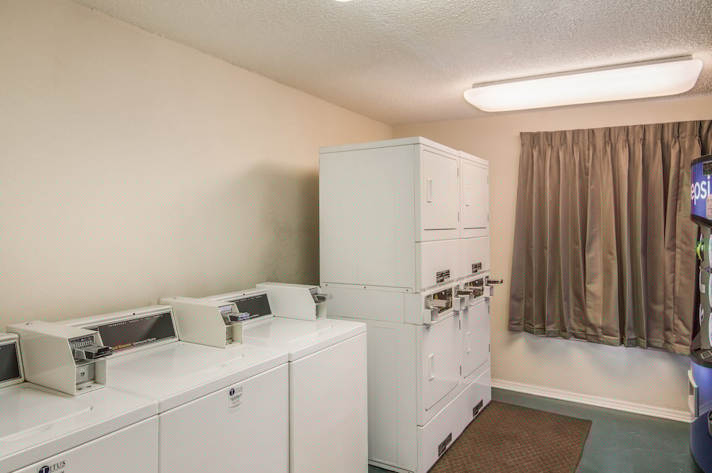 Red Roof Inn & Suites Pensacola East - Milton 19/39