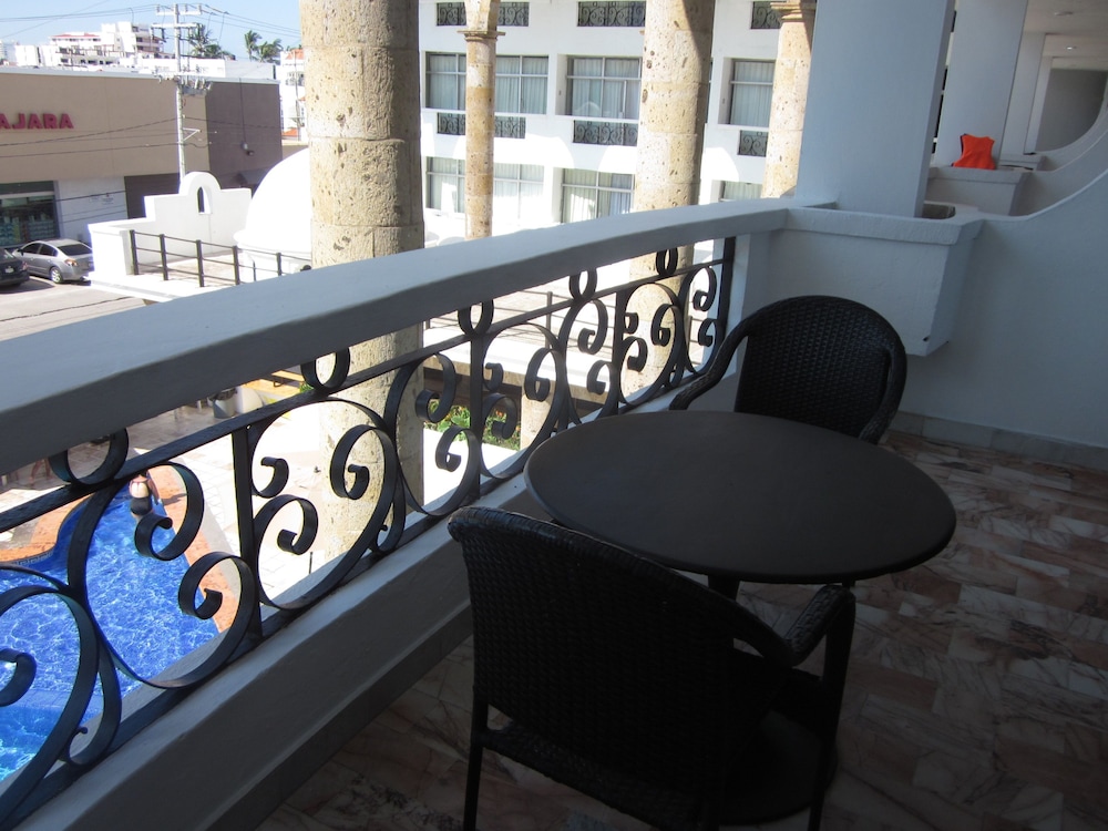 Hotel Solamar Inn 30/48