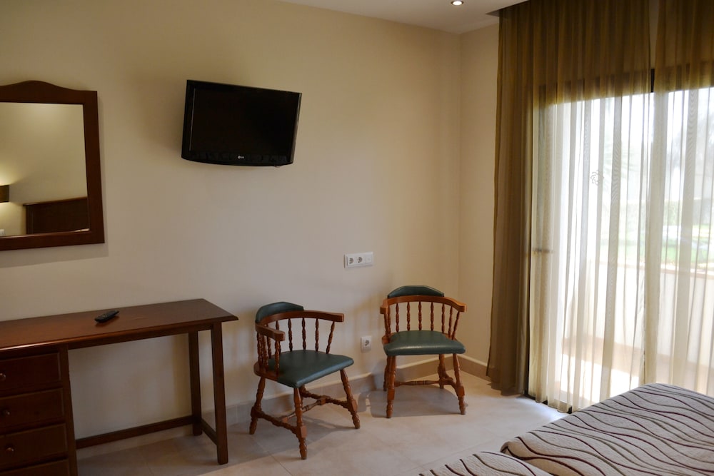 Tarik Hotel 42/63
