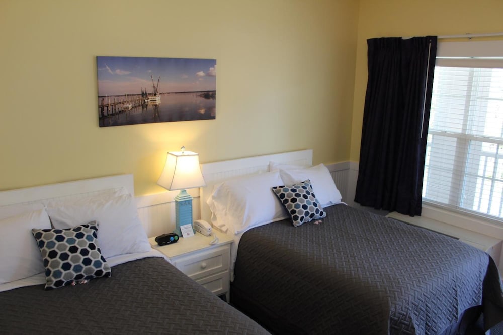 Topsail Shores Inn 23/67